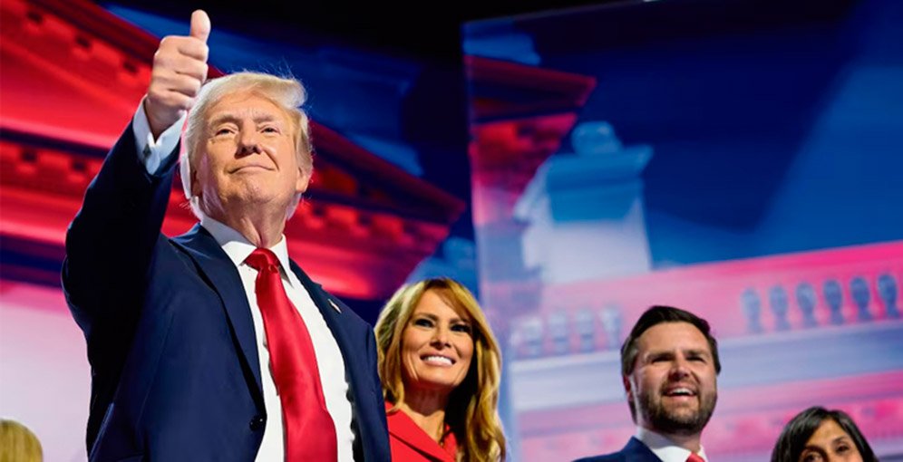 Trump retoma la campaña contra un debilitado Biden